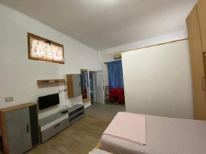 Ramo's Charming Studio Apartment - 5th